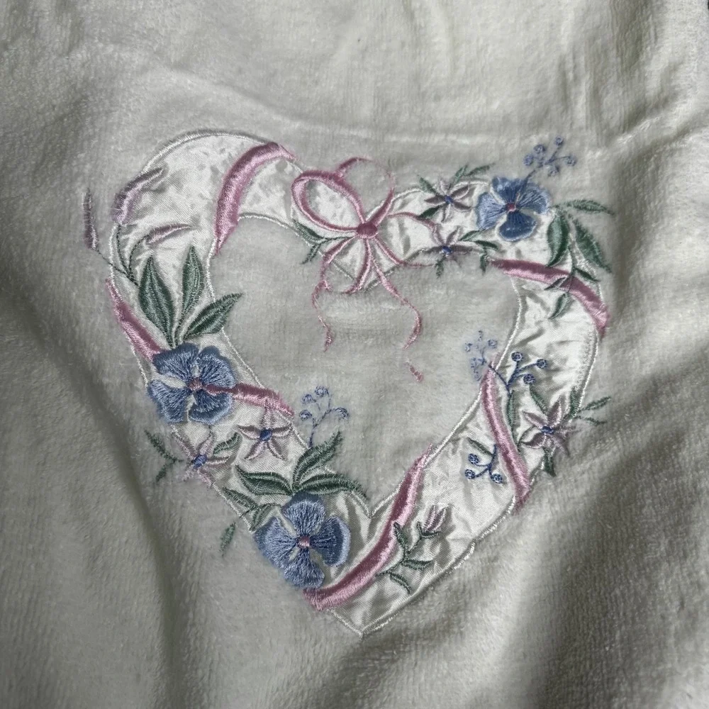 Vtg Embroidered Floral Heart Cotton Towel Set 3pc‎ granny cottage core Made USA